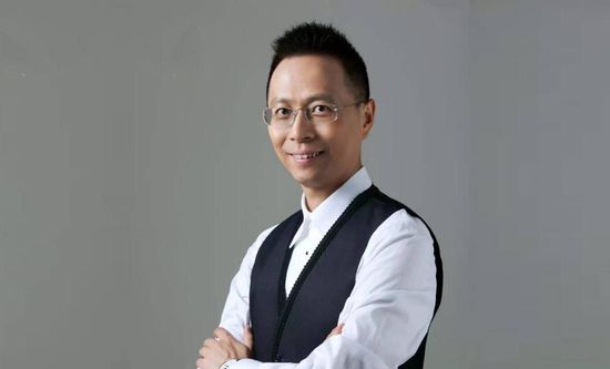 全营被限制自由活动，意味着我们不能进城，临时取消一般的优待，自由活动的时间只能待在大教室。